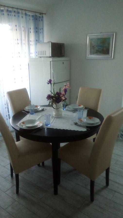 Apartment Tihana ラヴニ エクステリア 写真